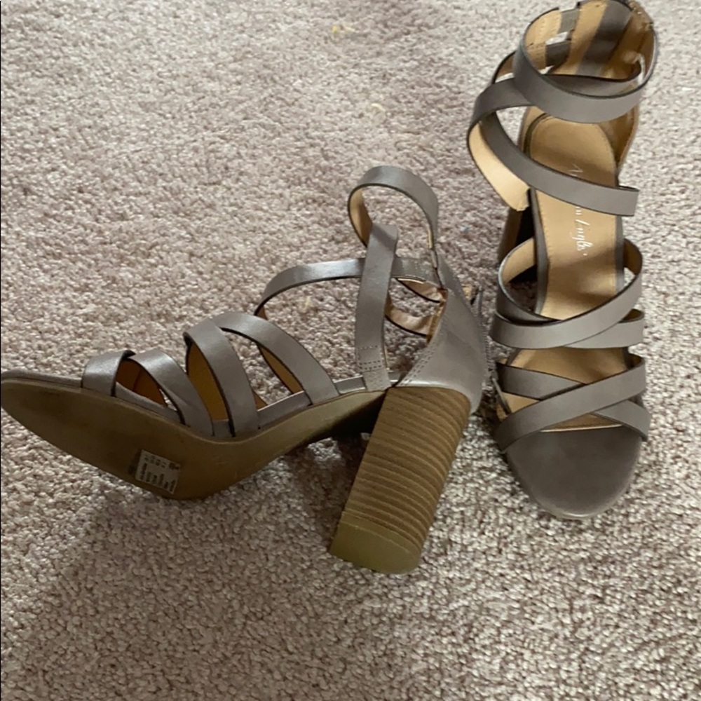 Heels! - Picture 3 of 3